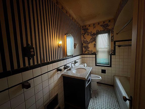 2nd image of 15775 Ward St