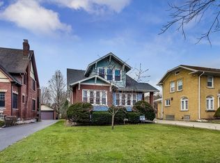 328 Nuttall Rd, Riverside, IL 60546