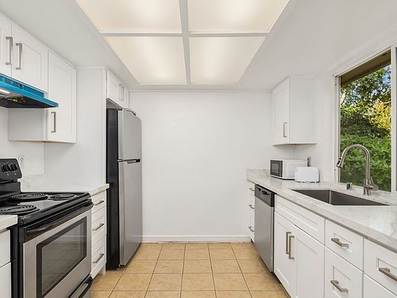 4th image of 14526 NE 6th Pl APT 3
