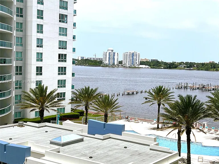 231 Riverside Dr #510 — Photo 30