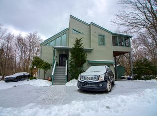 1754 Glade Dr, Long Pond, PA