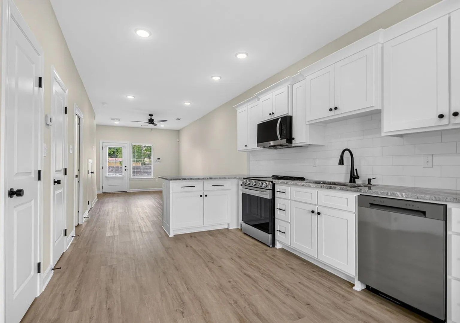SOMA Area, Little Rock - 2 Bedroom - New Construction Luxury Townhomes — Photo 3