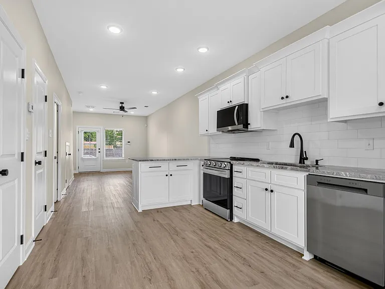 SOMA Area, Little Rock - 2 Bedroom - New Construction Luxury Townhomes — Photo 3