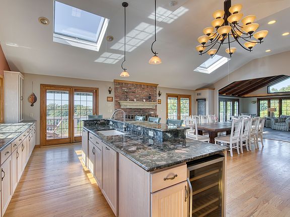 3rd image of 3 Farrington Rd