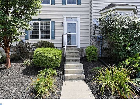 2nd image of 316 Knollwood Rd