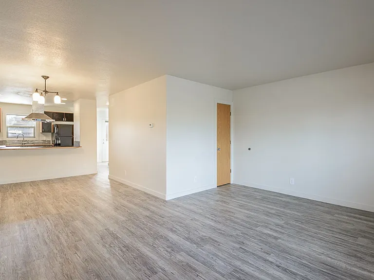 2334 NE Holliday Ave #3 — Photo 5
