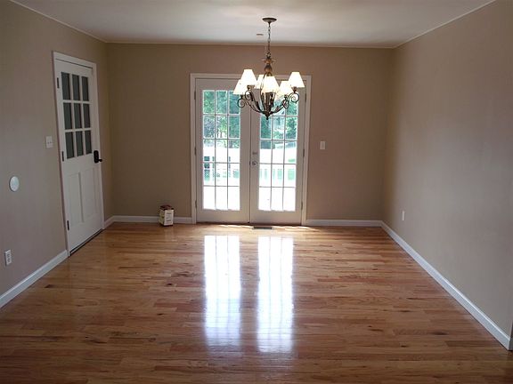5th image of 107 Caperton Dr NE