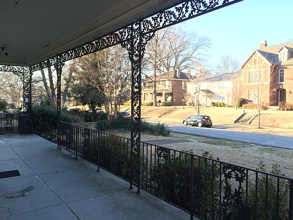 3rd image of 1695 Autumn Ave