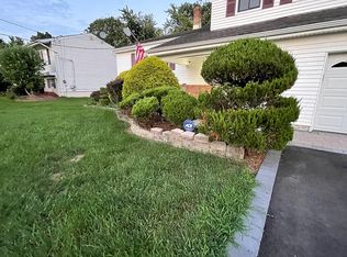 25 Drake Rd, Somerset, NJ 08873