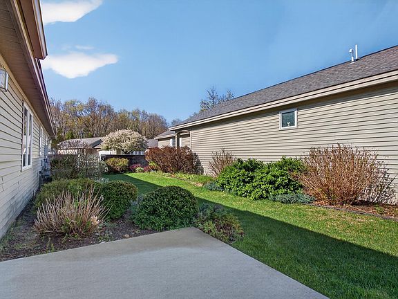 4th image of 1175 Hemingway Ln