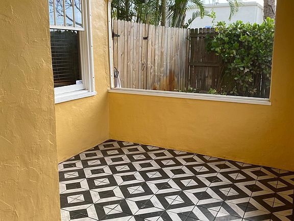 Front screen porch