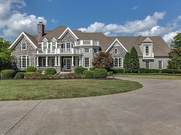 2nd image of 7129 Brandon Park Ct