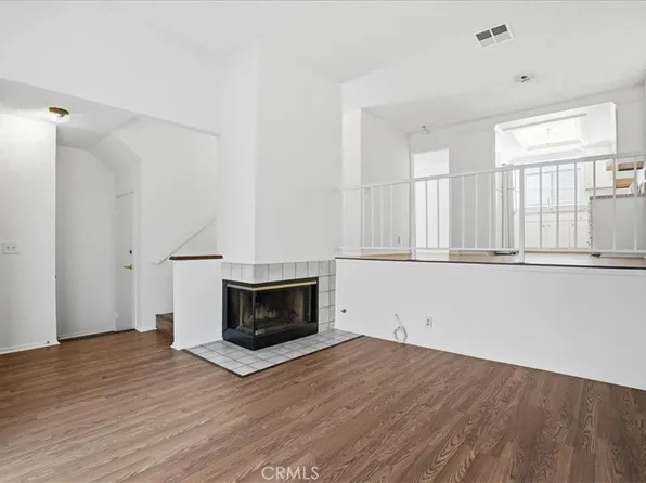 27657 Ironstone Dr APT 1, Santa Clarita, CA 91387