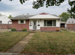 15742 Kennebec St, Southgate, MI 48195