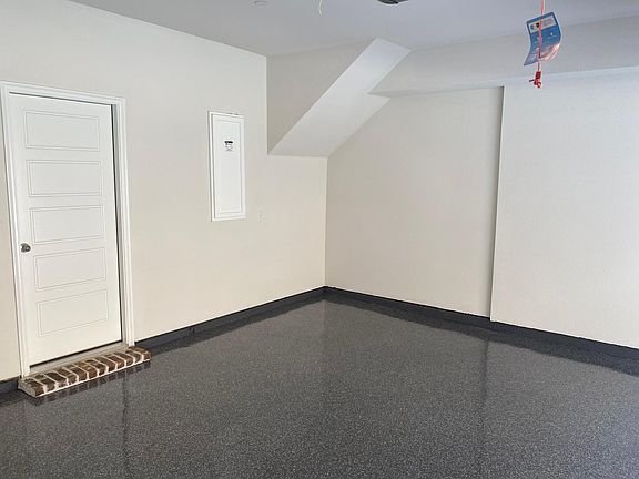 3rd image of 2431 Klamath Dr