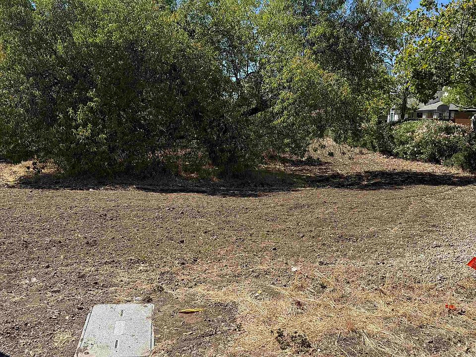 2nd image of 1819 Ayers Rd