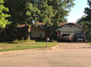 1331 W Hot Springs St, Broken Arrow, OK 74011
