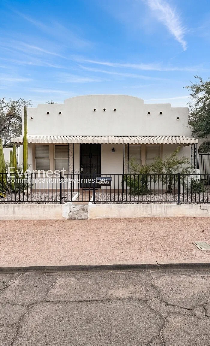3 bed, 1.0 bath, 1066 sqft, $1,700 — Photo 1