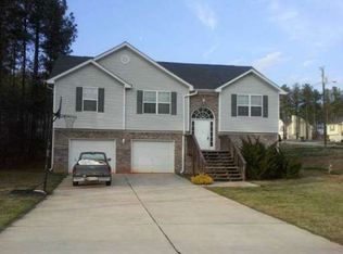 208 Christian Cir, Carrollton, GA 30116