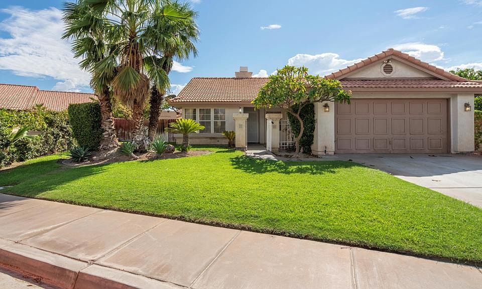 1st image of 81421 Lily Ct
