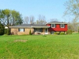 2881 Russell Dr, Howell, MI 48843