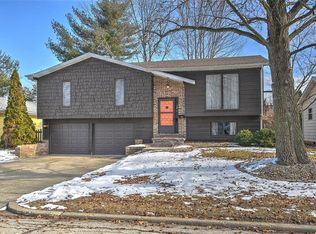 2166 N Dennis Ave, Decatur, IL 62526