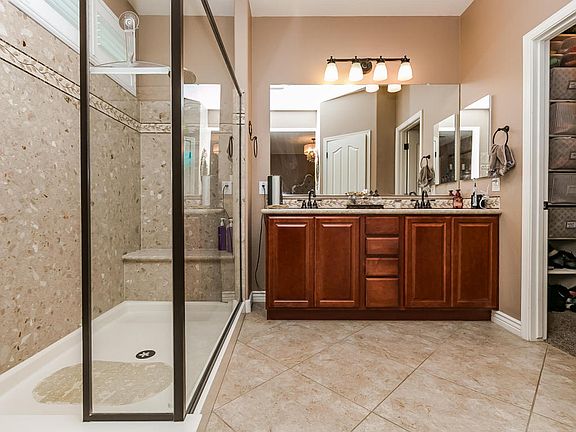 3rd image of 2069 E Hazeltine Way