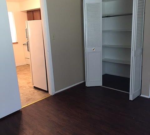 4th image of 1103 Evans Ave APT 1B