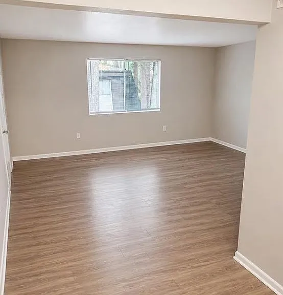 Welcome to Richmond Hills Apartments, where spacious living meets modern comfort. Enjoy abundant natural light, sleek flooring, and open layouts perfect for your lifestyle. Don't miss your chance to call this homeschedule a tour today!