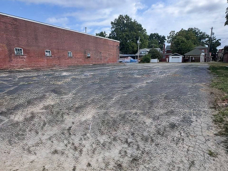 2nd image of 302 N High St #Pl1