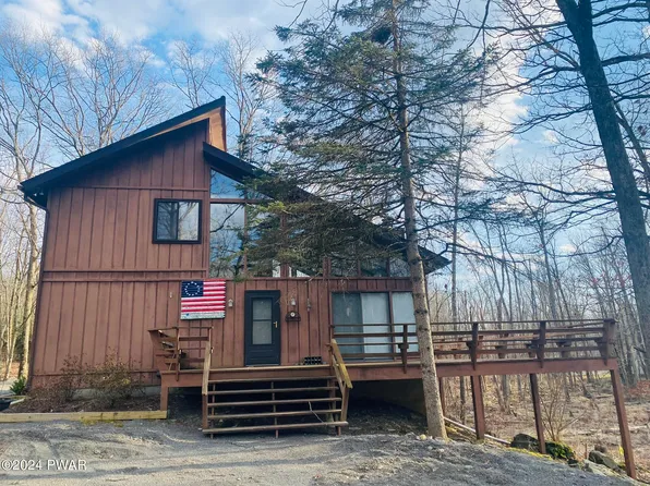106 Canoebrook Dr, Hawley, PA 18428