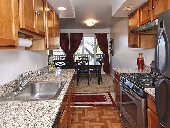 5th image of 150 Surrey Ct #150