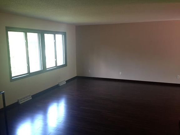 3rd image of 828 96th Ave NE