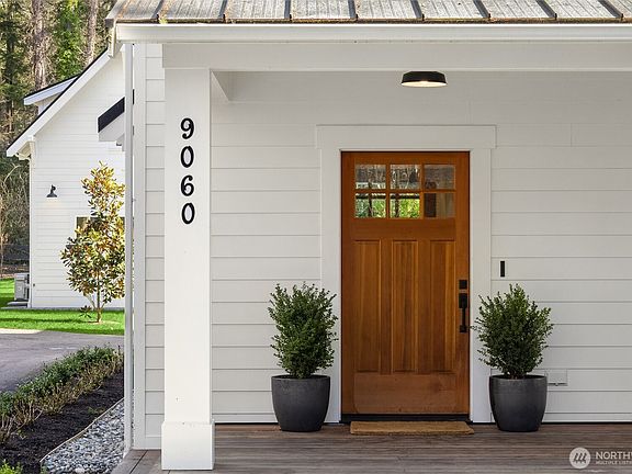 5th image of 9060 Holly Farm Lane NE