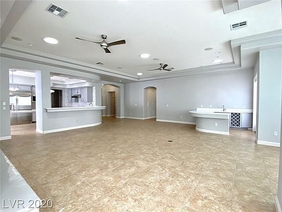 5th image of 500 S Grand Central Pkwy