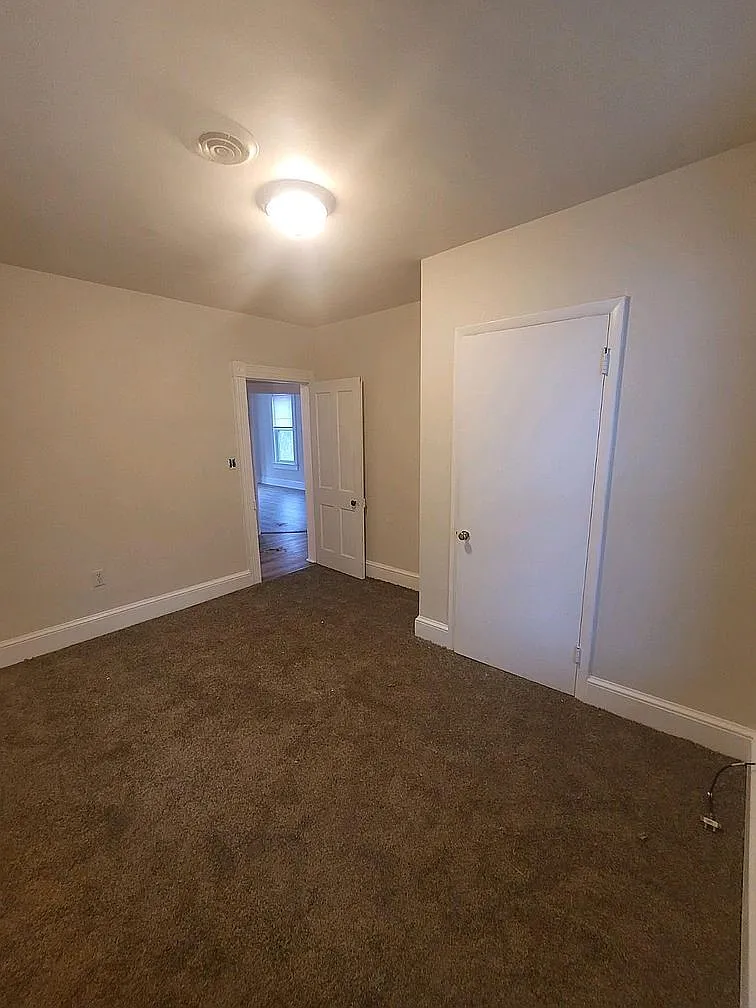 1 bed, 850 sqft, $1,350 — Photo 4