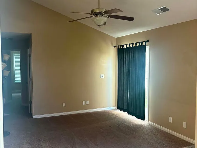 2127 Village Run — Photo 10