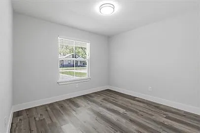 406 W 6th St #1 — Photo 9