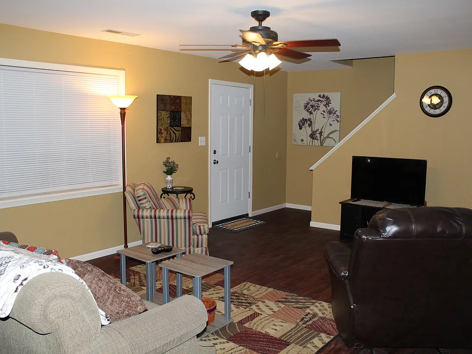405 Mimosa Ct #6