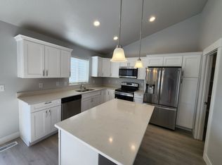 439 N Hill Vw Dr, Saratoga Springs, UT 84045
