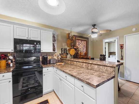 5th image of 335 S Waverly Place #7B