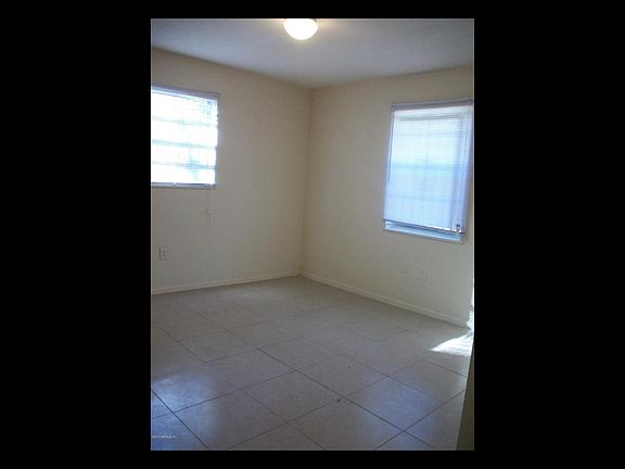 3rd image of 1418 W 33rd St