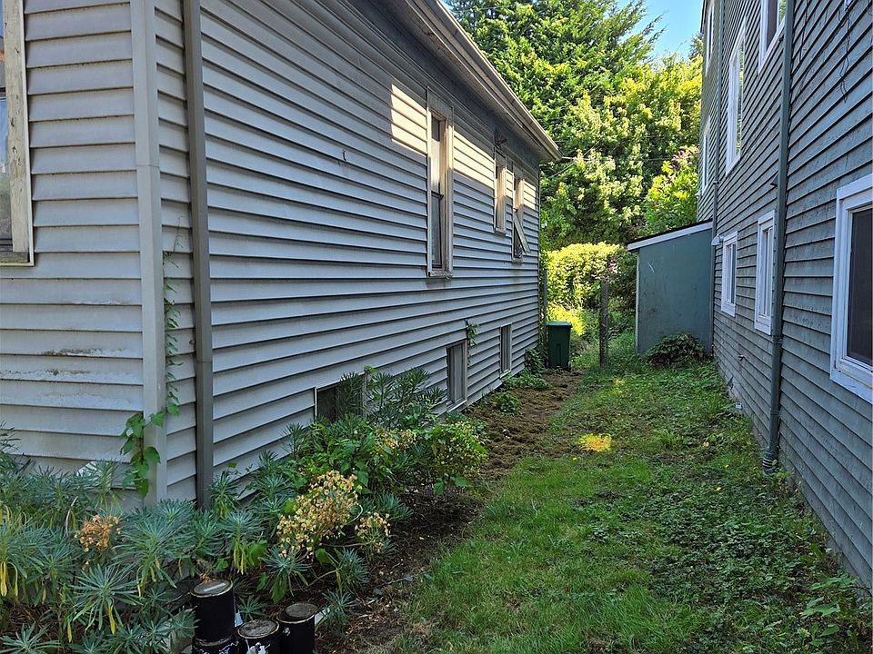 2nd image of 5606 11th Avenue NE
