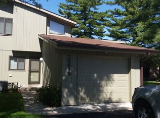 2S610 Marie Curie Ln, Warrenville, IL 60555