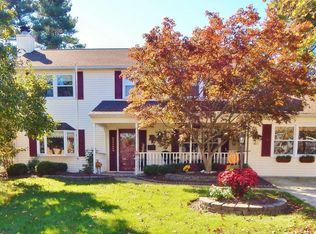 8 Inglewood Ln, Aberdeen, NJ 07747