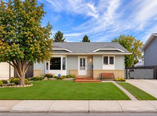 238 SHERRY Crescent, Saskatoon, SK S7M 5R5