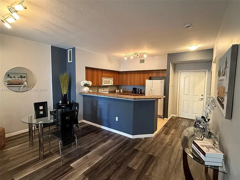 250 NE 3rd Ave #1210 — Photo 4