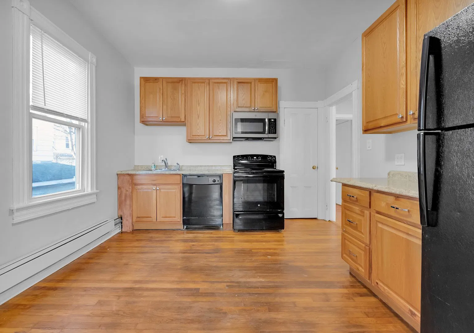 1031 Northampton St — Photo 1