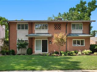 8018 Crescent Dr, Saint Louis, MO 63105