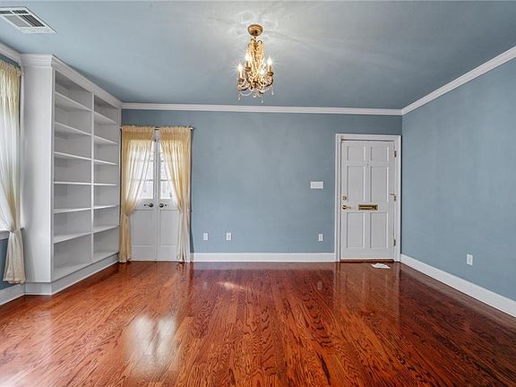 5th image of 111 Maryland Dr